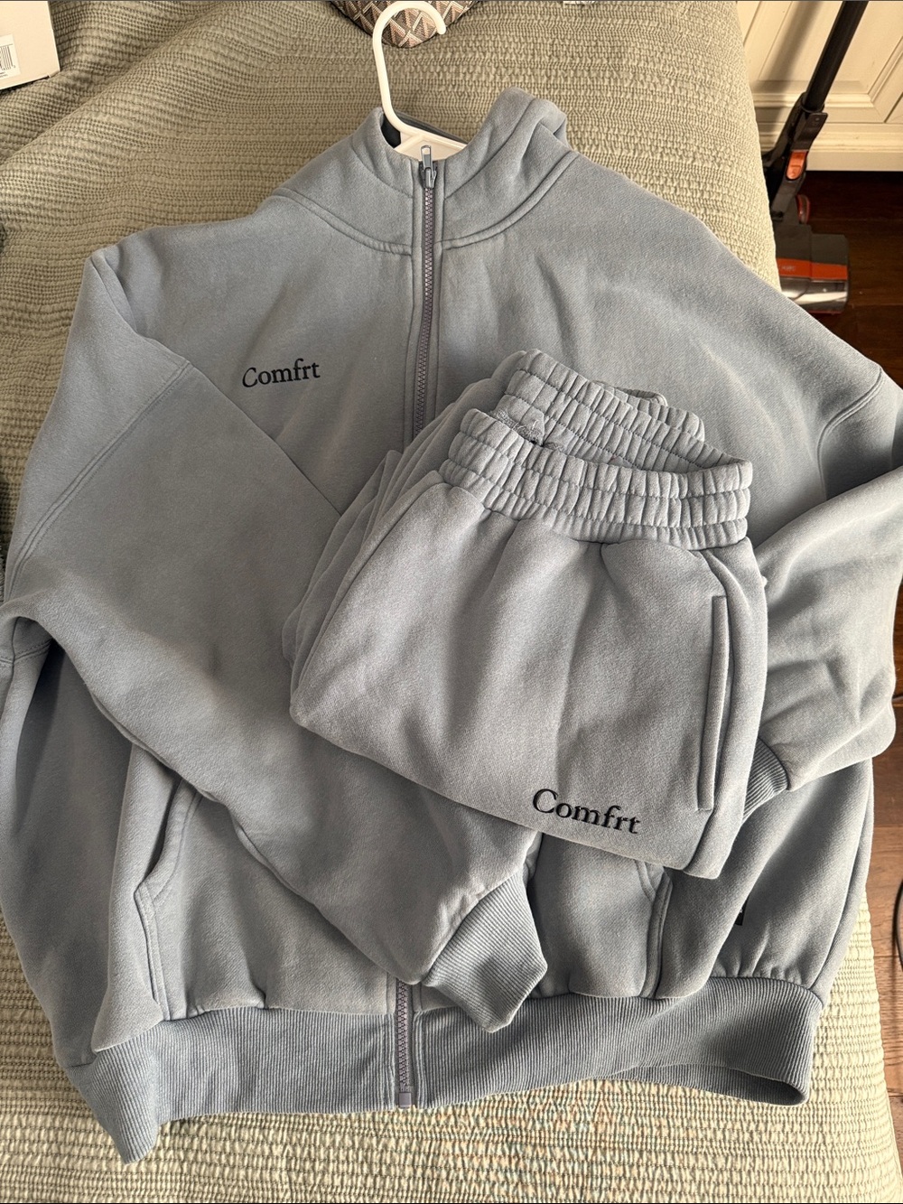Comfrt Women's Light Blue Zip-Up Hoodie & Jogger Set